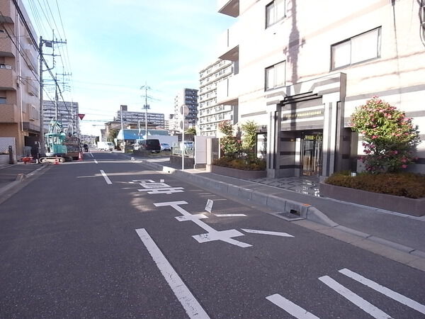 【ライフピア武蔵浦和】前面道路