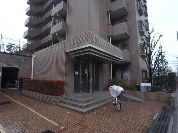 【東急ドエルアルス武蔵浦和弐番館】エントランス