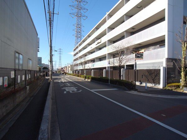 【コスモ武蔵浦和ヴィヴァーゼ】前面道路 【コスモ武蔵浦和ヴィヴァーゼ】前面道路