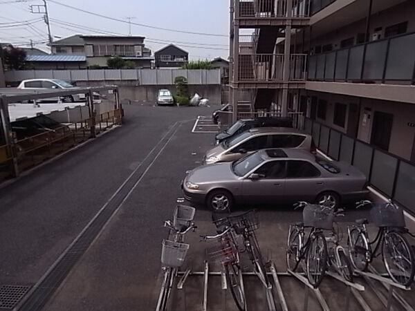 【ファミール川越】駐車場 【ファミール川越】駐車場