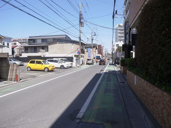 【ライオンズマンション本川越第2】前面道路 【ライオンズマンション本川越第2】前面道路