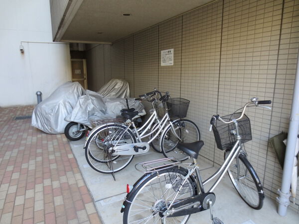 【ローレルコート川口】駐輪場 【ローレルコート川口】駐輪場