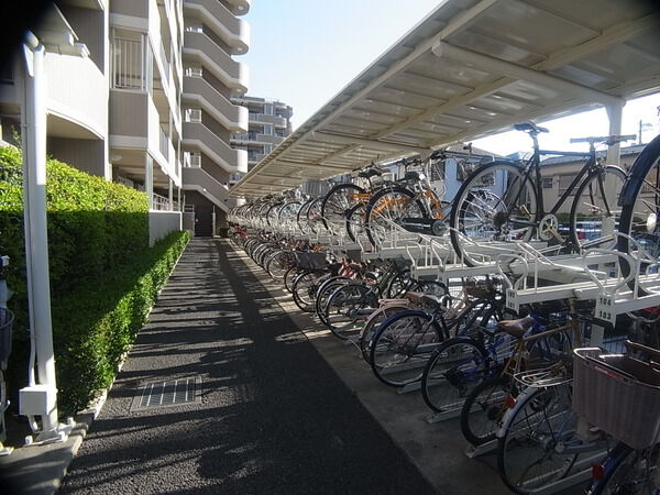 【ルイシャトレ川口プレイズ】駐輪場
