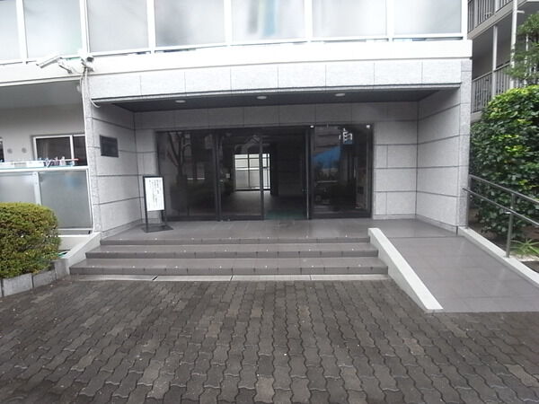 【サンマンション戸田】エントランス