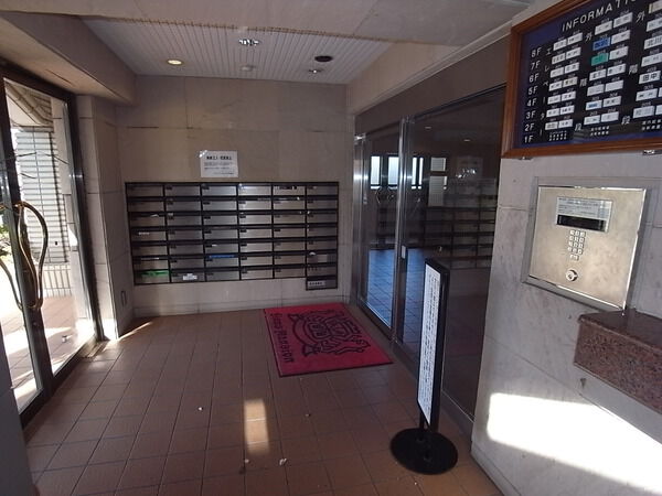 【ライオンズマンション上戸田】エントランス