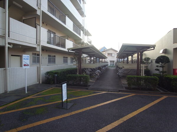 【東建ニューハイツ入間】自転車置場