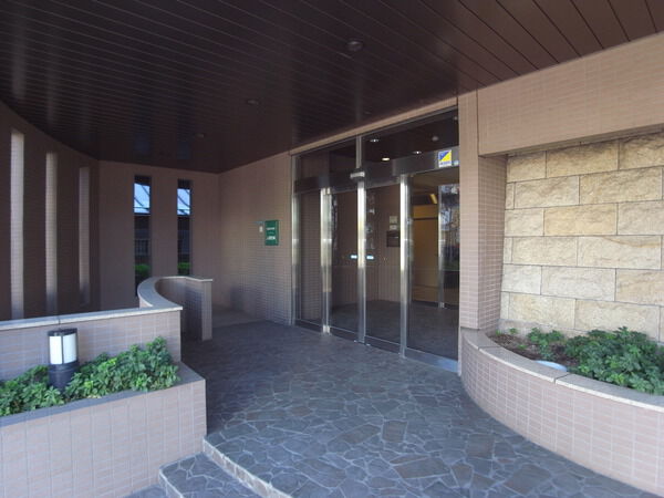 【ヴァンテヴェール入間豊岡】エントランス(2) 【ヴァンテヴェール入間豊岡】エントランス(2)