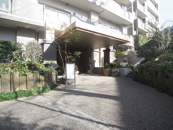 【ハートヒルズ21朝霞の森】エントランス 【ハートヒルズ21朝霞の森】エントランス