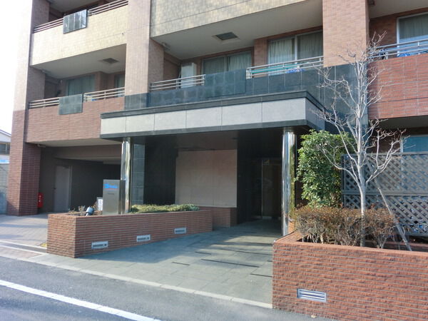 【D’レスティア大泉学園通り】エントランス