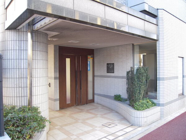 【ライトウェーブ千葉神明】エントランス前