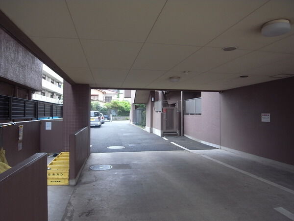 【藤和シティホームズ千葉登戸】敷地内車路