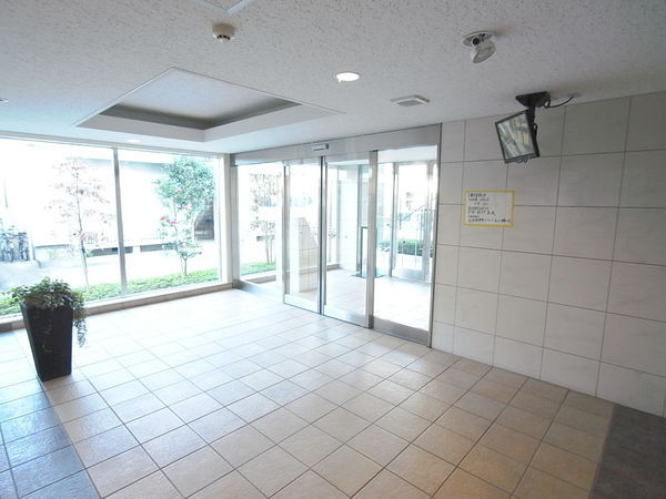 【ロマージュ新検見川】エントランス入口