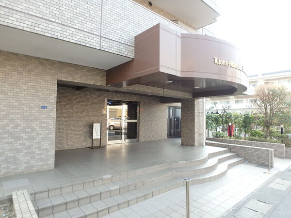 【ライオンズマンション稲毛海岸】エントランス 【ライオンズマンション稲毛海岸】エントランス