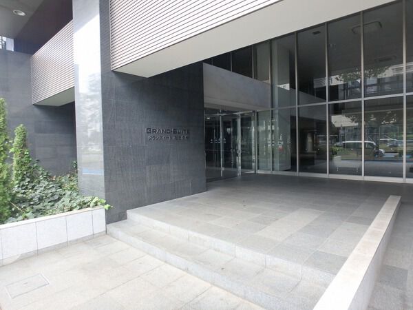 【グランスイート稲毛海岸】エントランス 【グランスイート稲毛海岸】エントランス