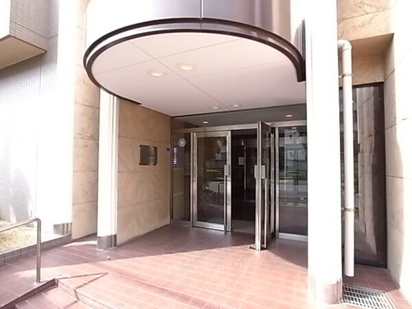 【ヴィルヌーヴ検見川浜】エントランス入口 【ヴィルヌーヴ検見川浜】エントランス入口