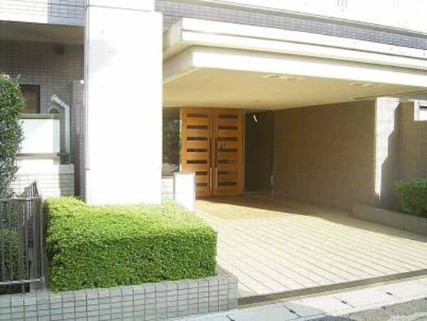 【ロイヤルシャトー船橋塚田】エントランス