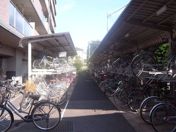 【ペルル薬園台七林】駐輪場