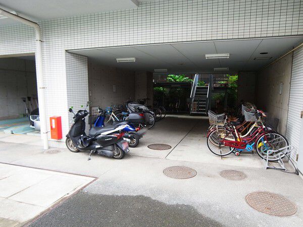 【コスモ船橋】駐輪場