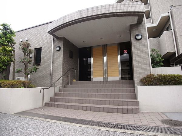 【東急ドエルアルス薬円台公園】入口