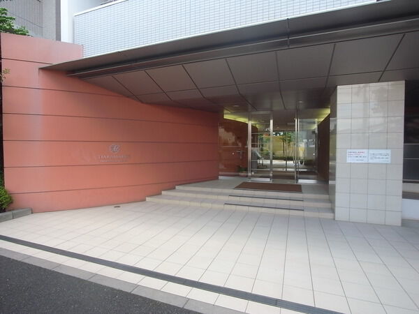 【ティアラマークス船橋行田公園】エントランス