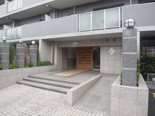 【ゼファー北松戸マークフォート】エントランス