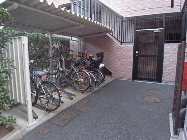 【ソルシェ月島】敷地内自転車置場