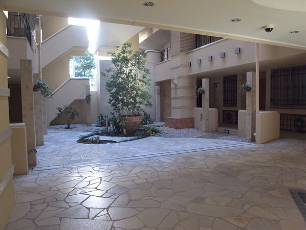 【東京月島ガーデンハウス】エントランスホール