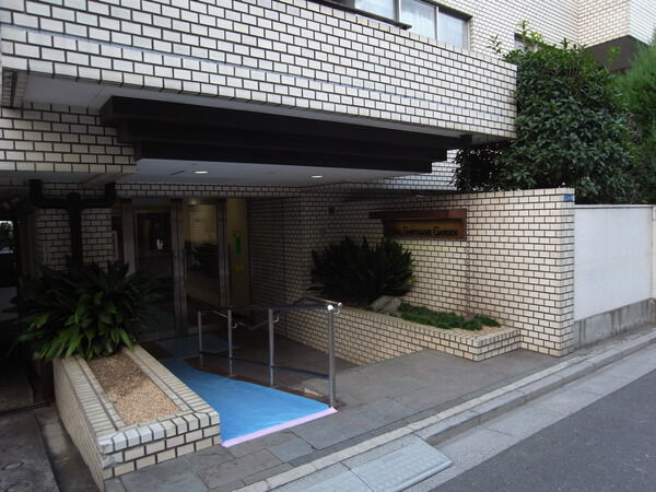 ロイヤル白金ガーデン 3枚目 ロイヤル白金ガーデン