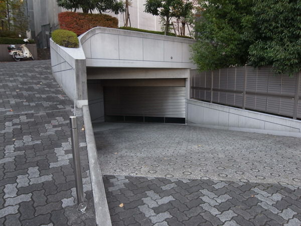 【ドゥフォーレ高輪】駐車場