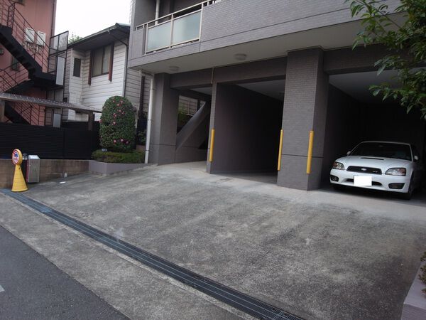 【エスポワール高輪】駐車場