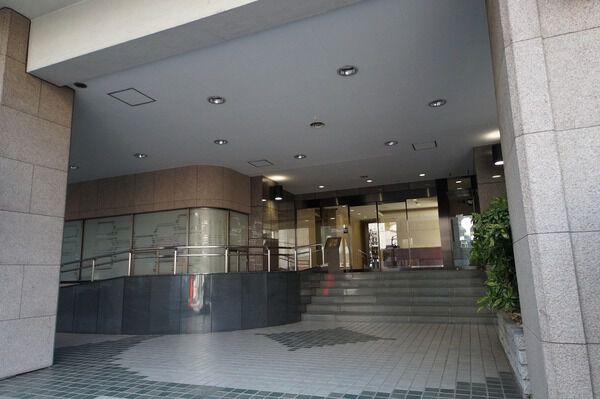 【シャトー東洋南青山】エントランス