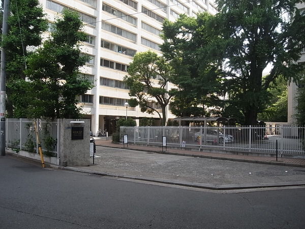 広尾ホームズ
