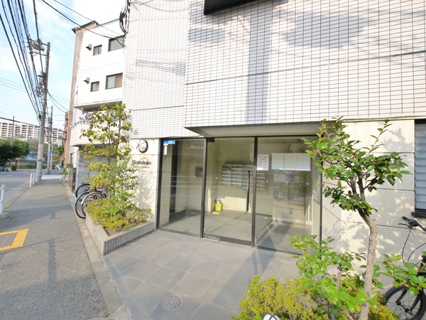 【グランヴァン東中野Ⅱ】エントランス