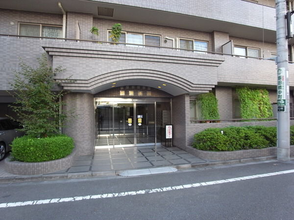 【ニューハイツ新神楽坂】エントランス