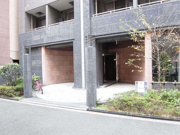 パレステュディオ新宿御苑駅前