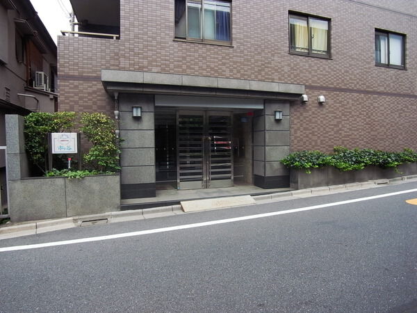 【フォーチュンコート市ヶ谷】エントランス 【フォーチュンコート市ヶ谷】エントランス