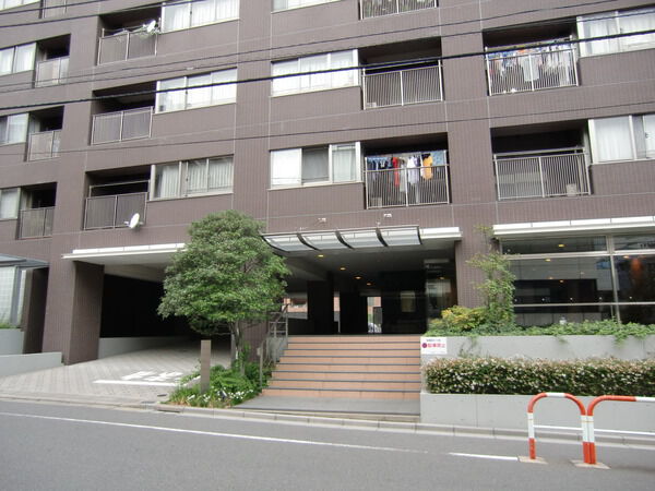 【神楽坂ハイライズ】エントランス