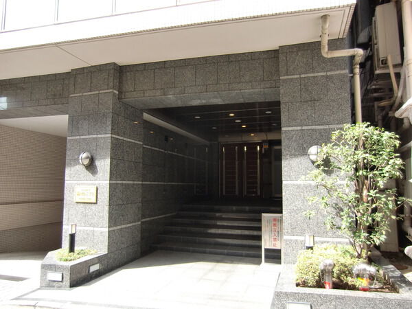 【グランアビテ四谷三丁目ステーションフロント】エントランス 【グランアビテ四谷三丁目ステーションフロント】エントランス