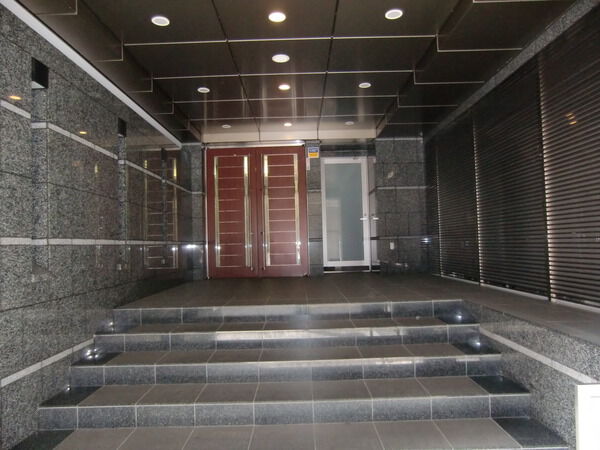 【グランアビテ四谷三丁目ステーションフロント】エントランス 【グランアビテ四谷三丁目ステーションフロント】エントランス