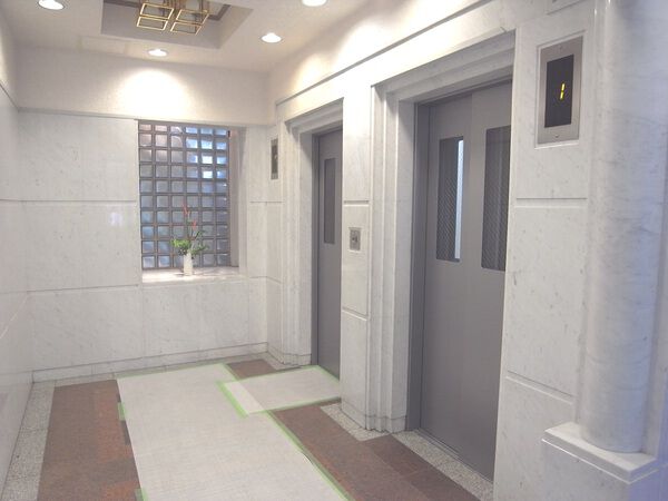 【シーアイマンション根津弥生坂】エレベーターホール