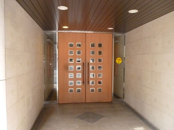 【藤和シティホームズ根津】エントランス2 【藤和シティホームズ根津】エントランス2