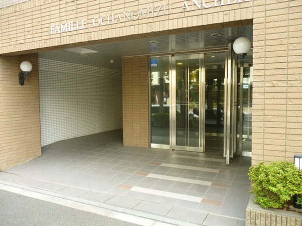 【ファミール御茶ノ水アンシェール】エントランス２