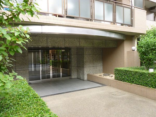 【藤和シティコープ上野Ⅱ】エントランス２