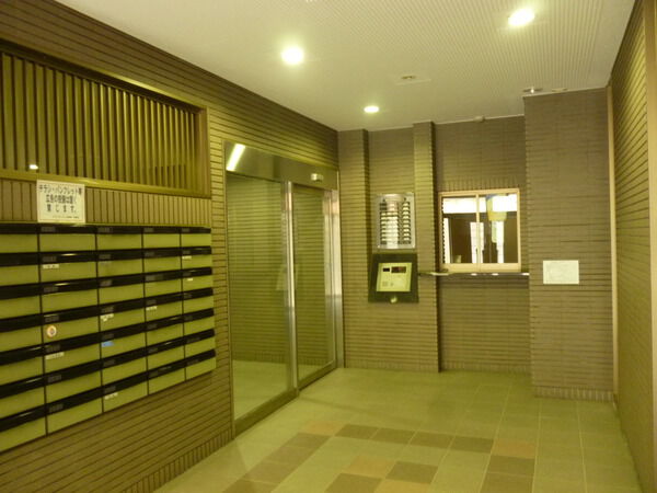 【ライオンズマンション浅草寿町】エントランス２