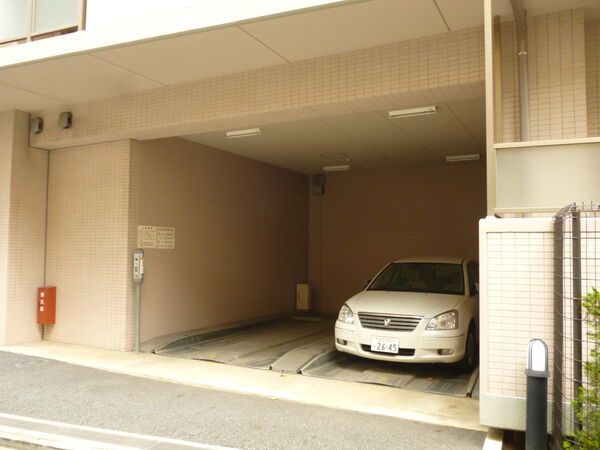 【ライオンズマンション浅草寿町】駐車場
