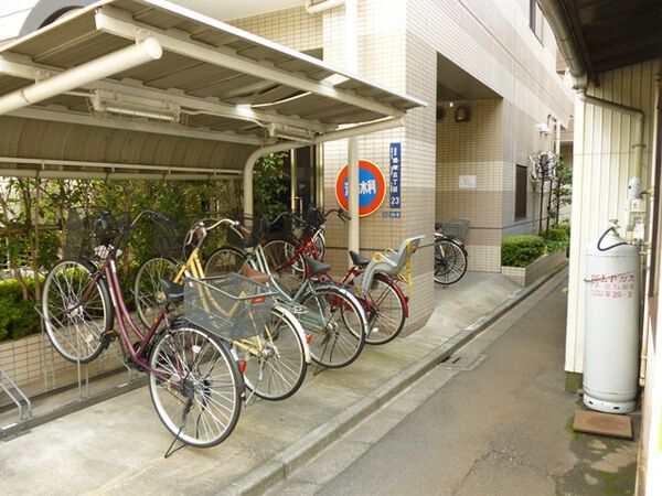 【藤和シティコープ三ノ輪駅前】駐輪場 【藤和シティコープ三ノ輪駅前】駐輪場
