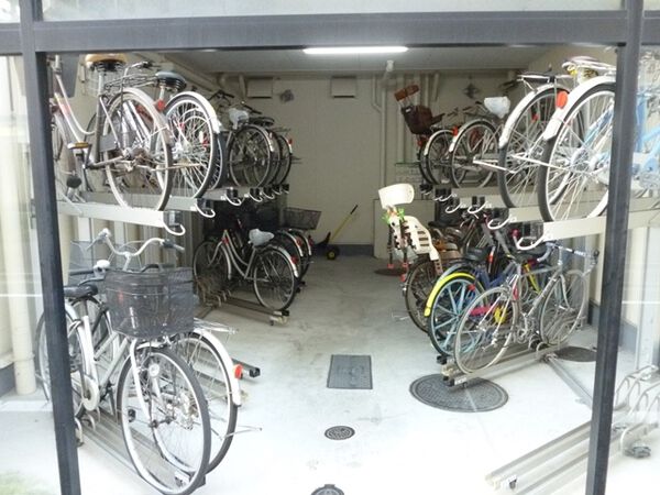【中銀東上野マンシオン】駐輪場