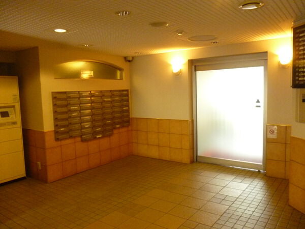 【ライオンズマンション浅草橋】エントランス２