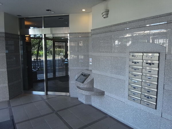 【エスバイエル門前仲町】エントランス 【エスバイエル門前仲町】エントランス