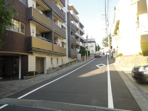 【ブリリアンコート西大井】物件前面道路